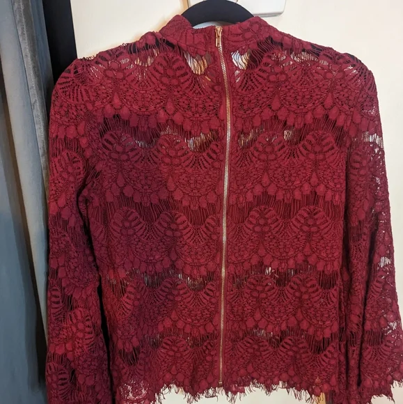 MinkPink Drama Queen Burgundy Lace Zip Back Bell Sleeve Top size M - Picture 9 of 11